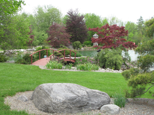 SGarden_bridge_300